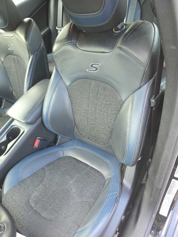 2016 Chrysler 200 Image 24