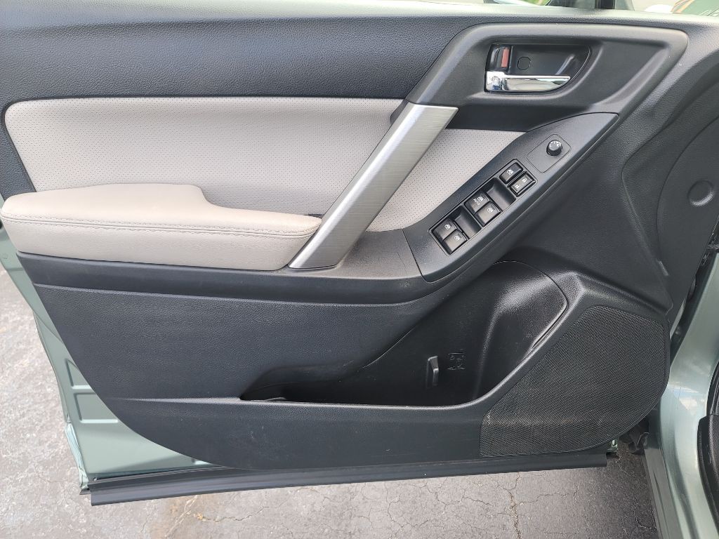 2015 Subaru Forester Image 10