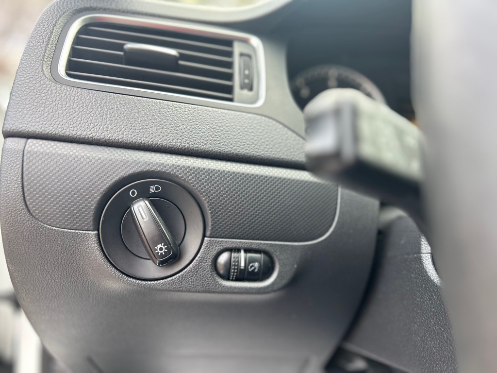 2014 Volkswagen Jetta Image 14