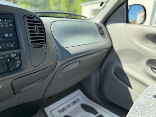 1998 Ford F-150 Image 18