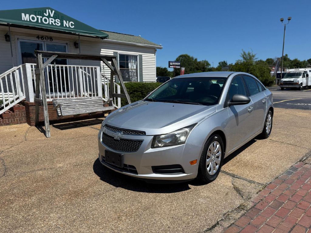 2011 Chevrolet Cruze Image 1