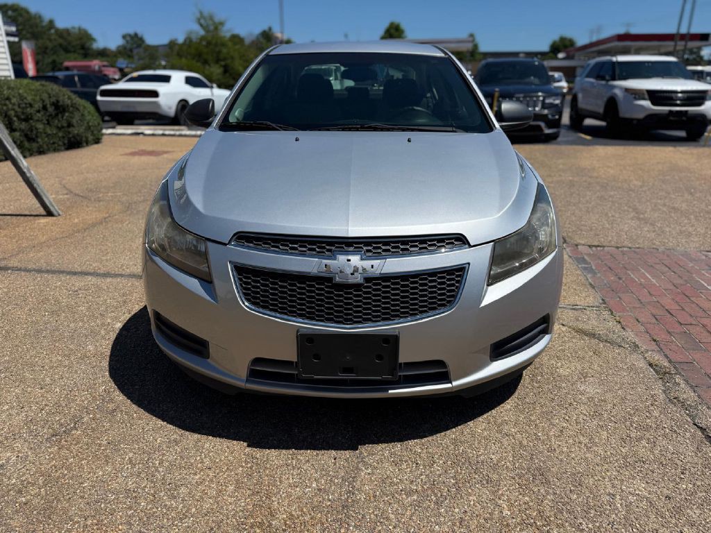2011 Chevrolet Cruze Image 2