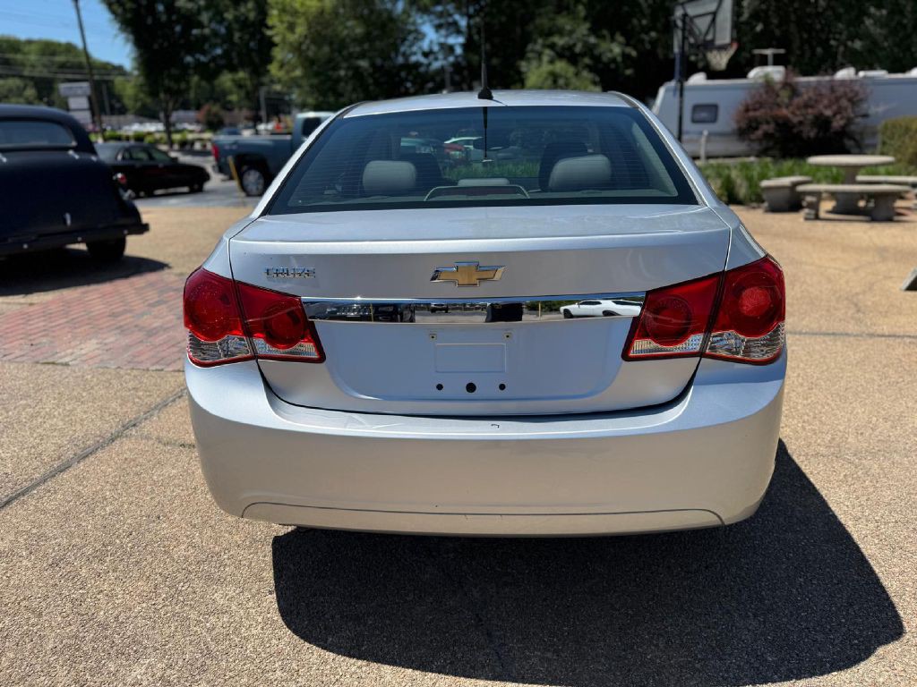 2011 Chevrolet Cruze Image 6