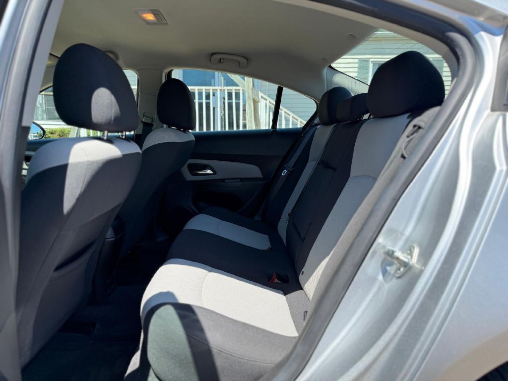 2011 Chevrolet Cruze Image 21