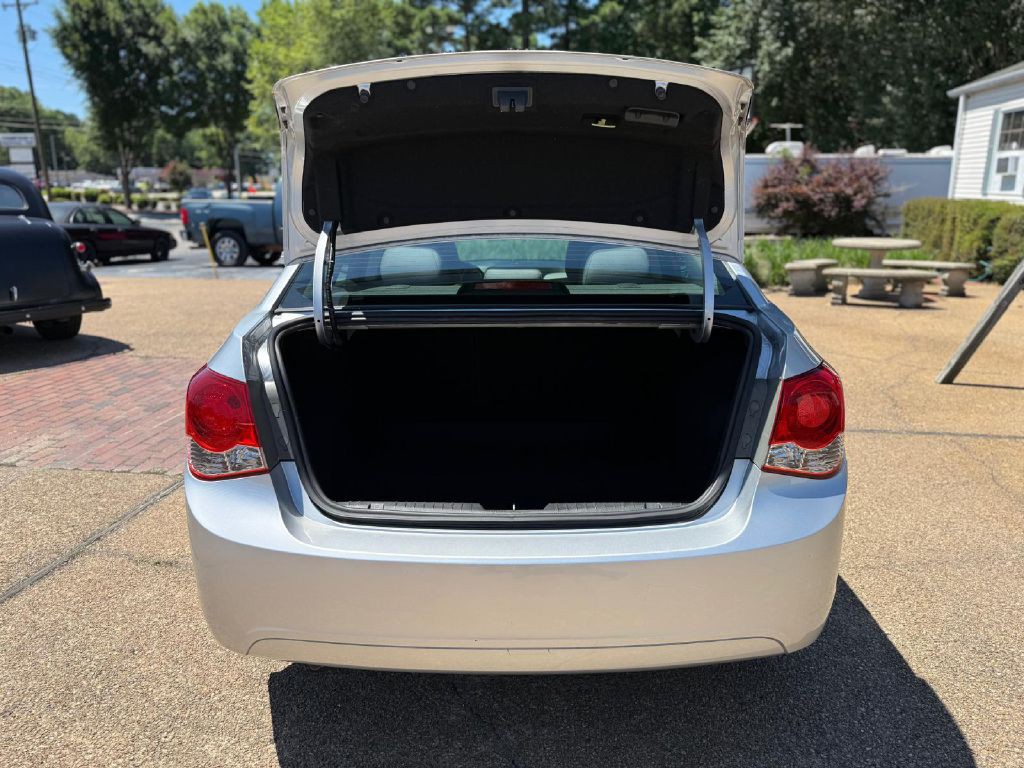 2011 Chevrolet Cruze Image 23