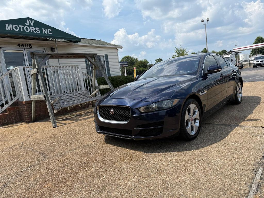 2017 Jaguar XE Image 1