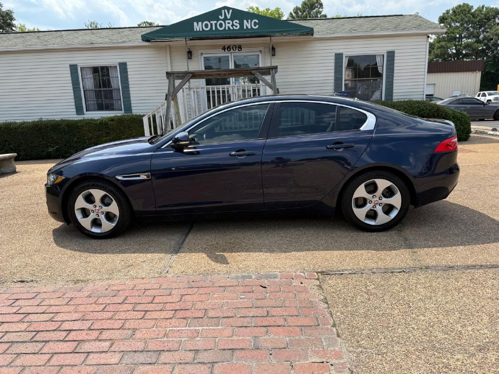 2017 Jaguar XE Image 8