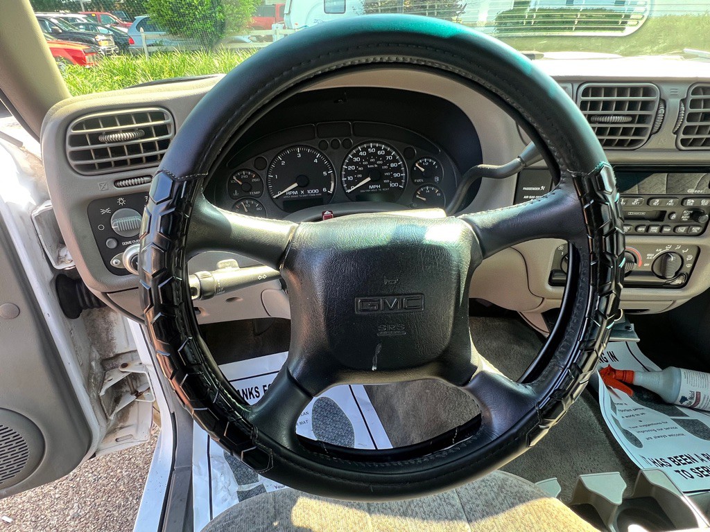 2002 GMC Sonoma Image 12