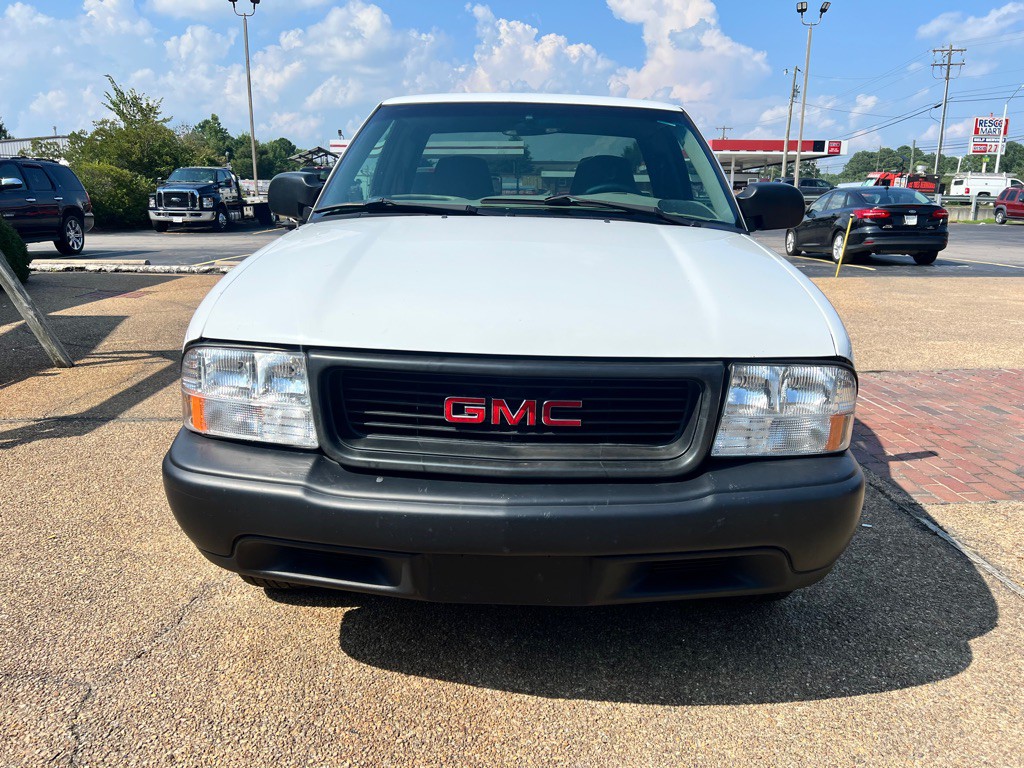 2002 GMC Sonoma Image 2