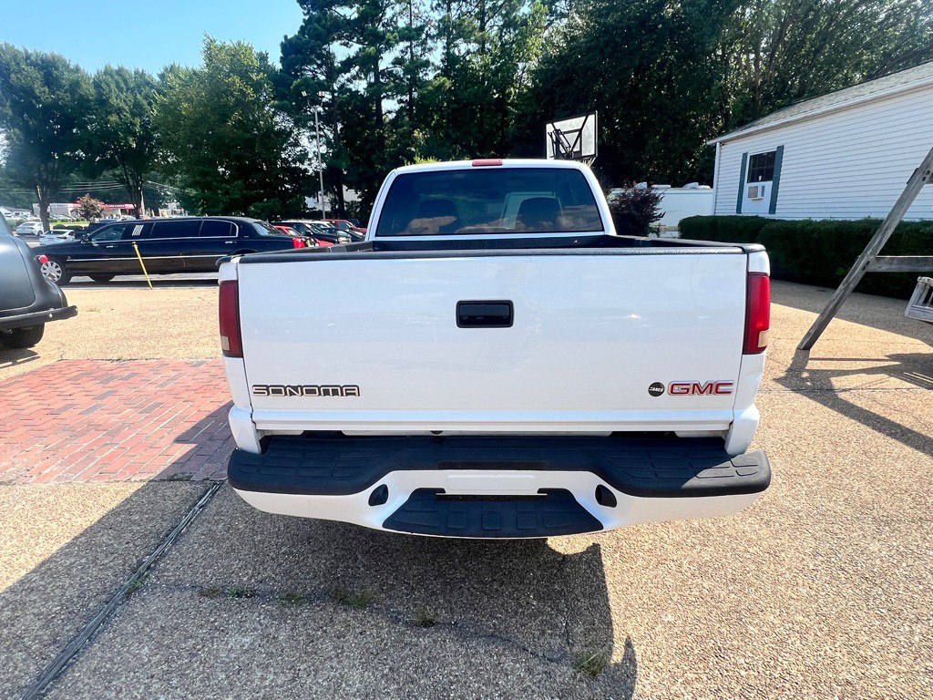 2002 GMC Sonoma Image 6
