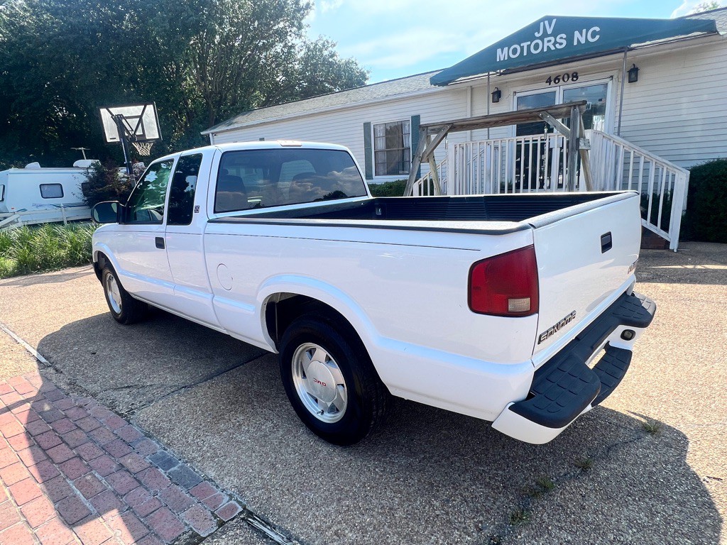 2002 GMC Sonoma Image 7