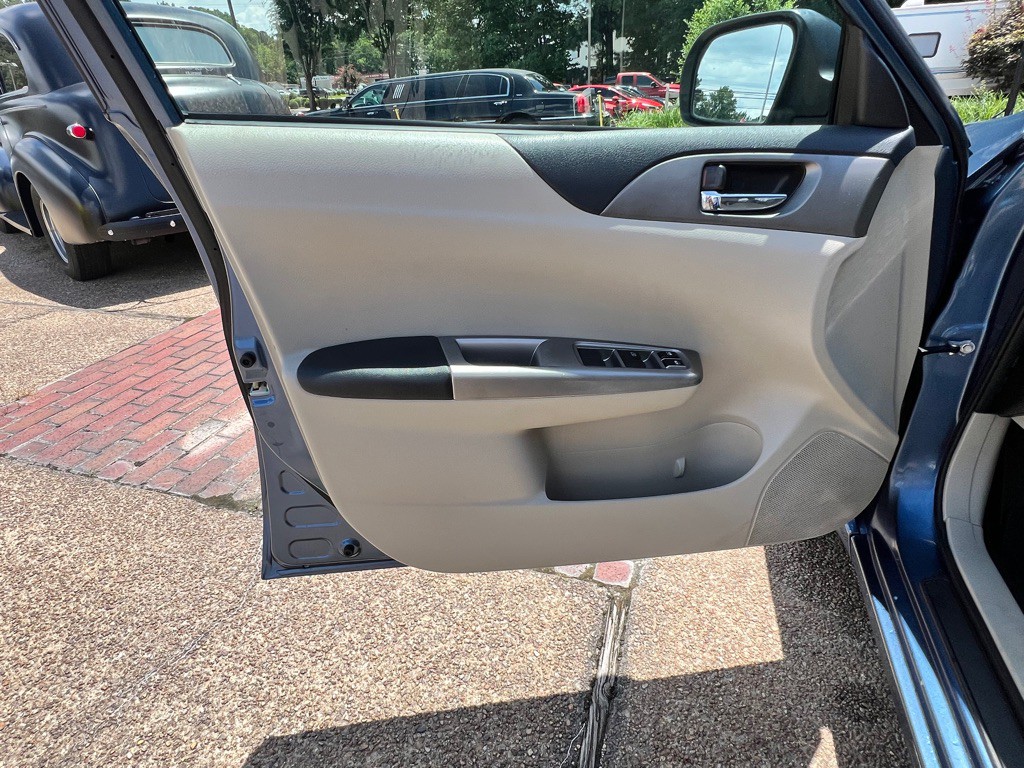 2010 Subaru Impreza Image 12