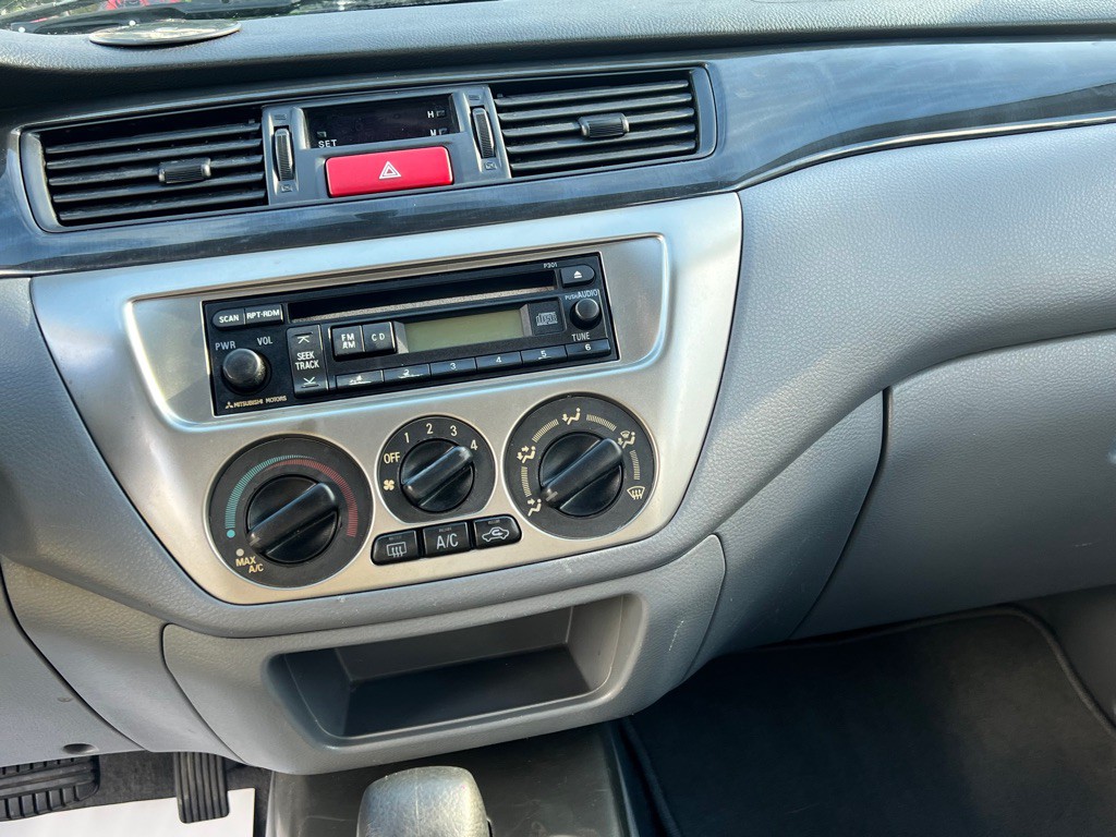 2005 Mitsubishi Lancer Image 14
