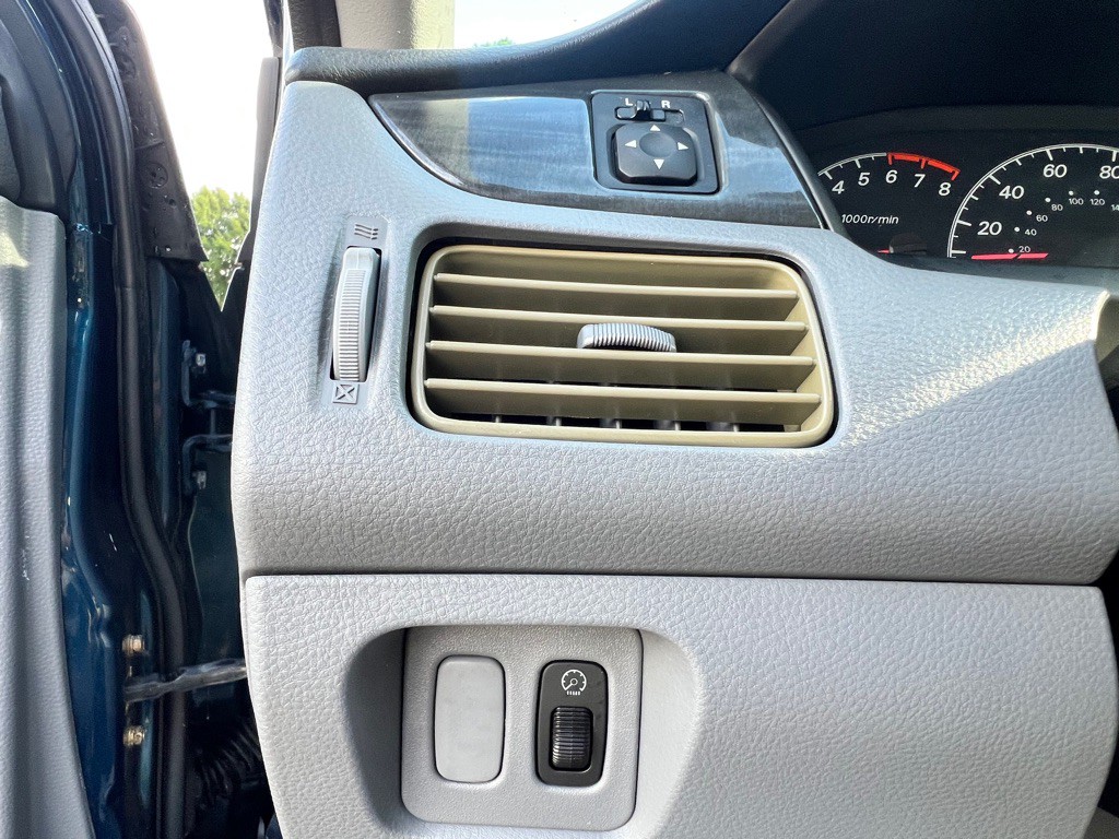 2005 Mitsubishi Lancer Image 16