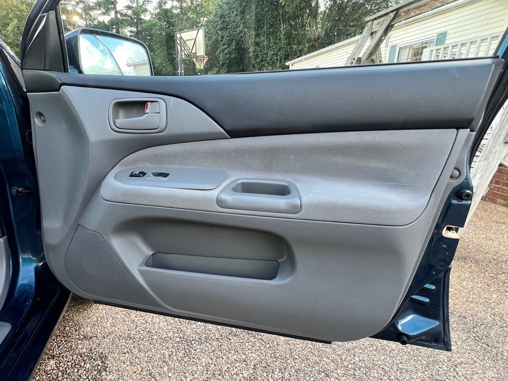 2005 Mitsubishi Lancer Image 21
