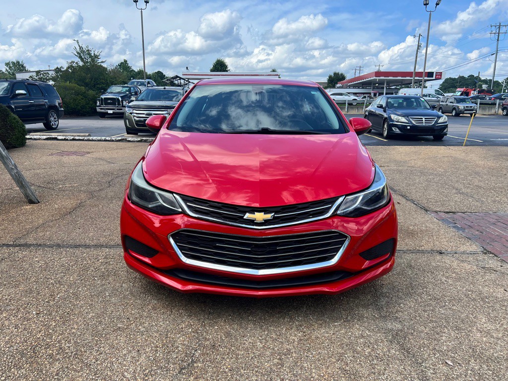 2018 Chevrolet Cruze Image 2