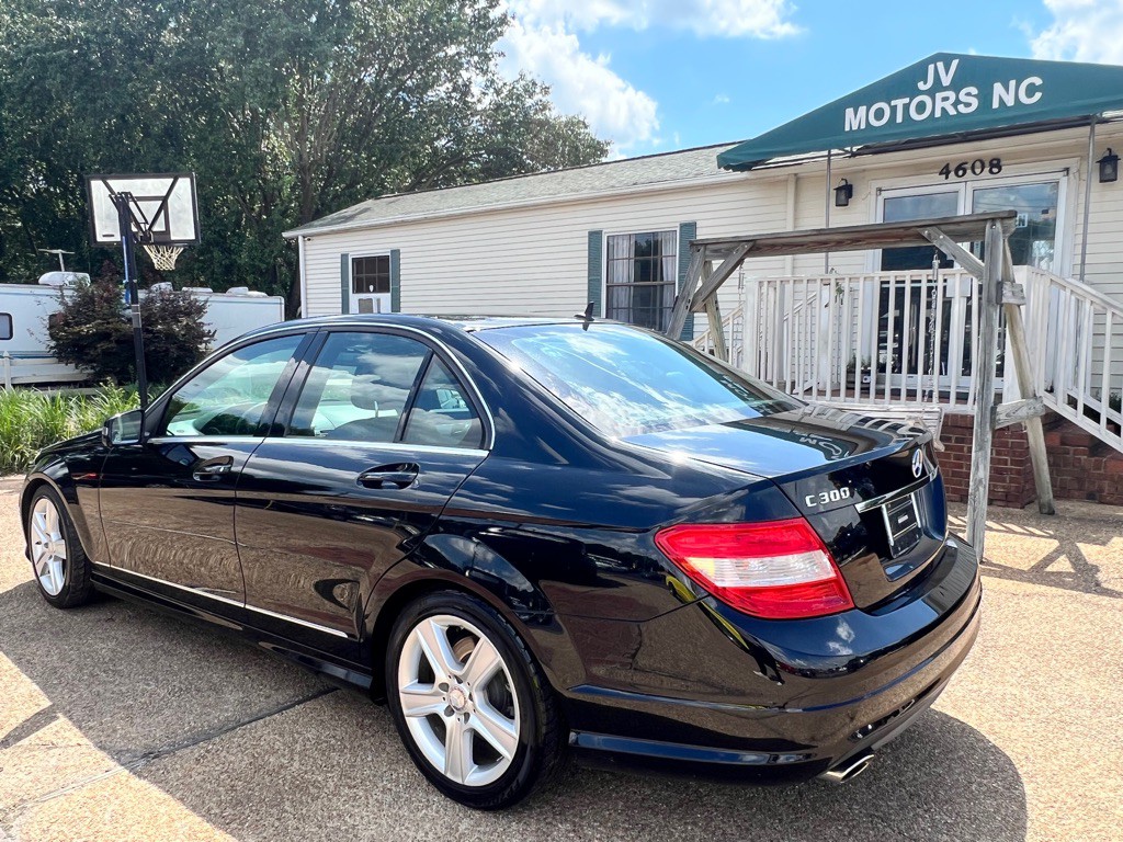2011 Mercedes-Benz C-Class Image 7