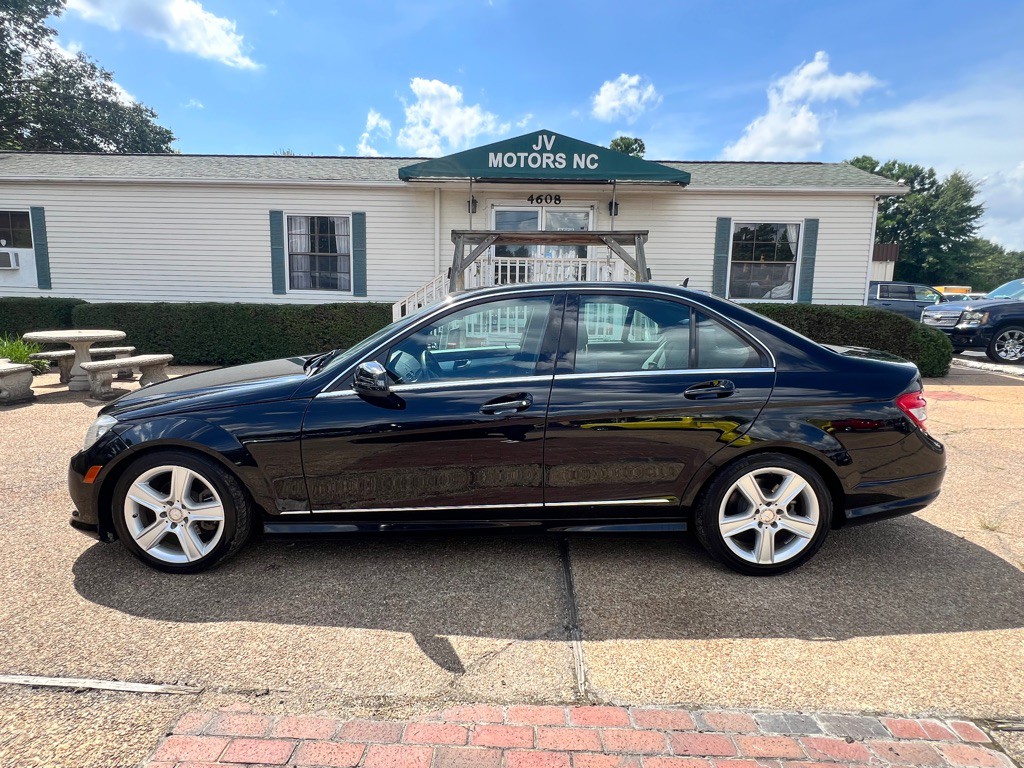 2011 Mercedes-Benz C-Class Image 8