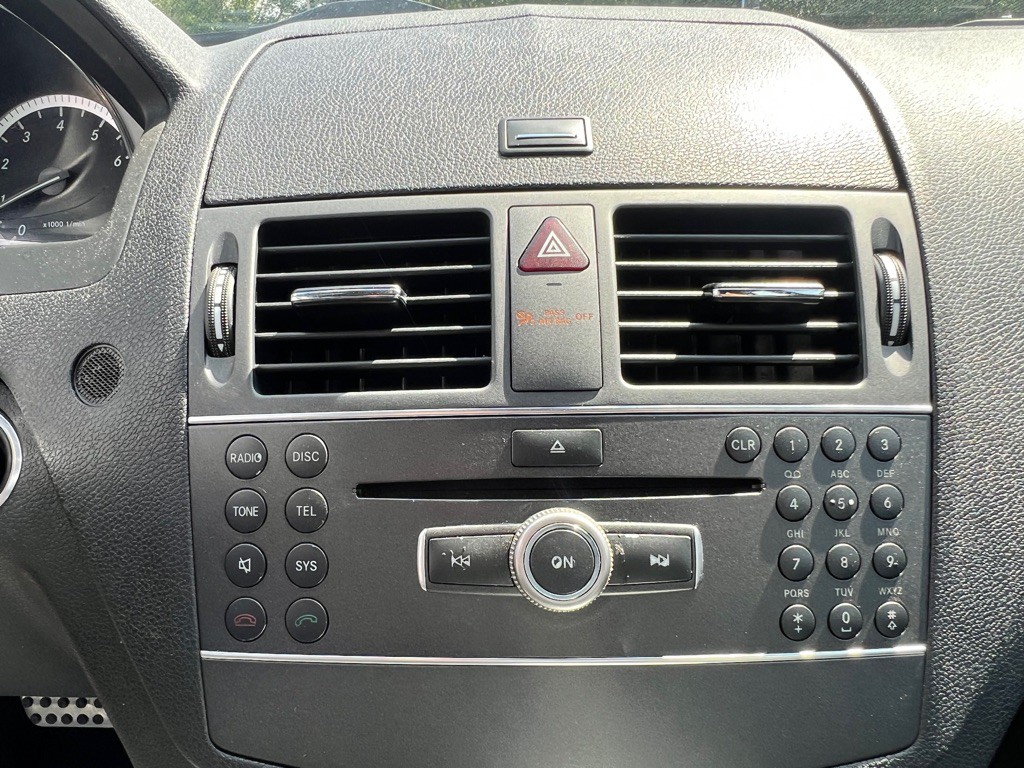 2011 Mercedes-Benz C-Class Image 16
