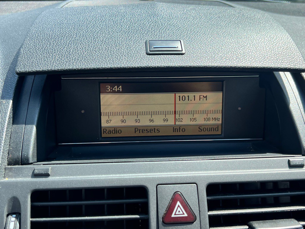 2011 Mercedes-Benz C-Class Image 18