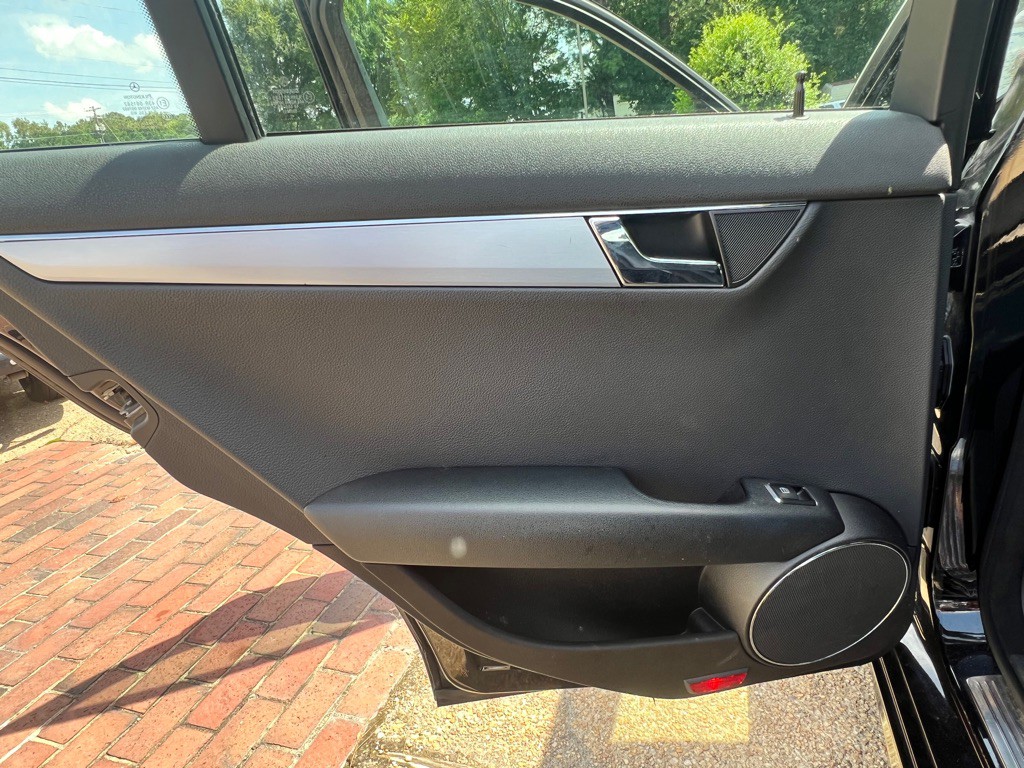 2011 Mercedes-Benz C-Class Image 21