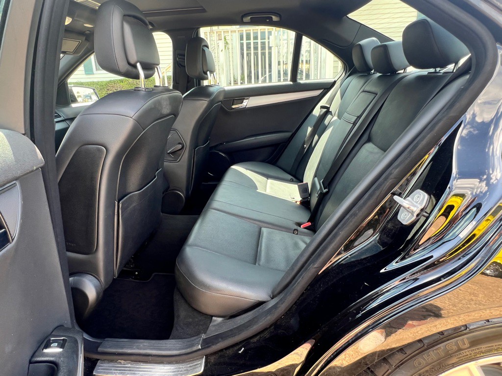 2011 Mercedes-Benz C-Class Image 22