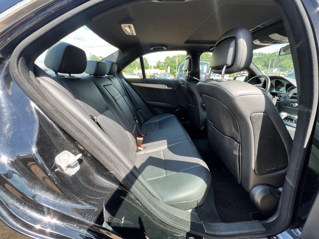 2011 Mercedes-Benz C-Class Image 24