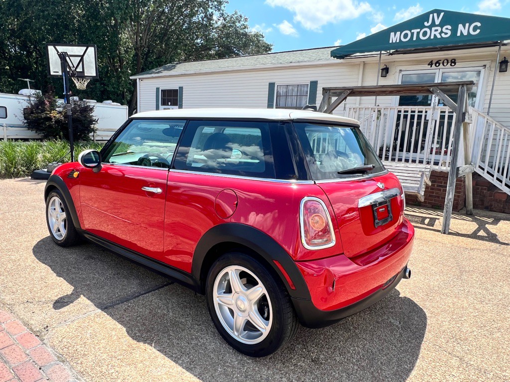 2010 MINI Cooper Image 7