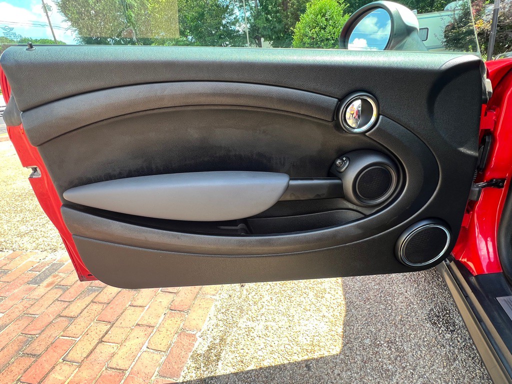 2010 MINI Cooper Image 10