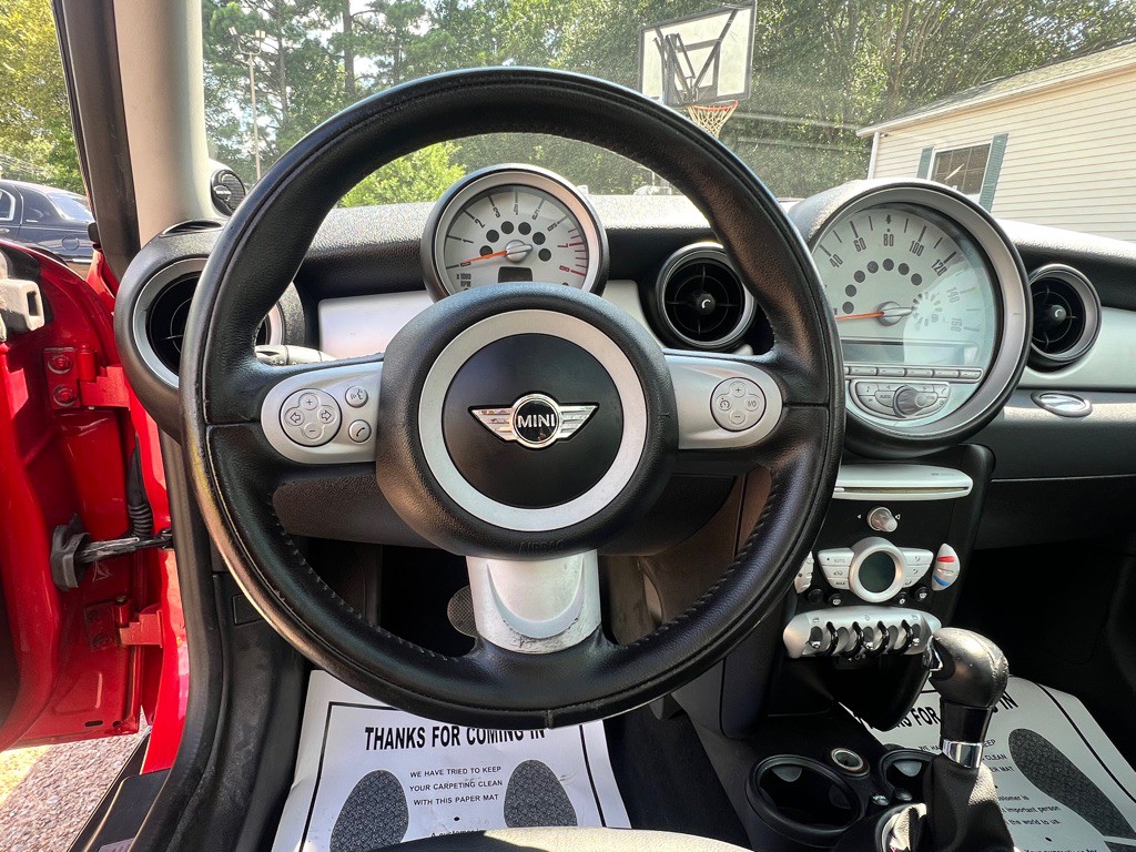 2010 MINI Cooper Image 12