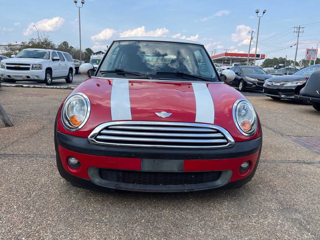 2010 MINI Cooper Image 2
