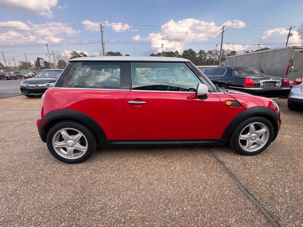 2010 MINI Cooper Image 4