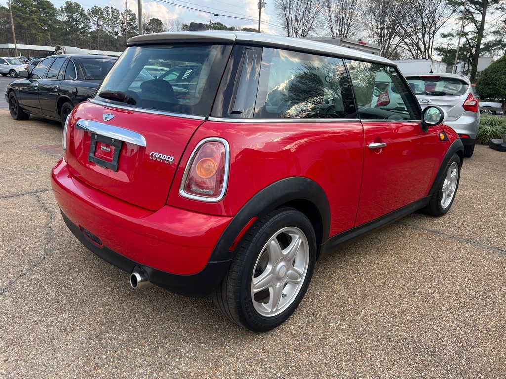 2010 MINI Cooper Image 5