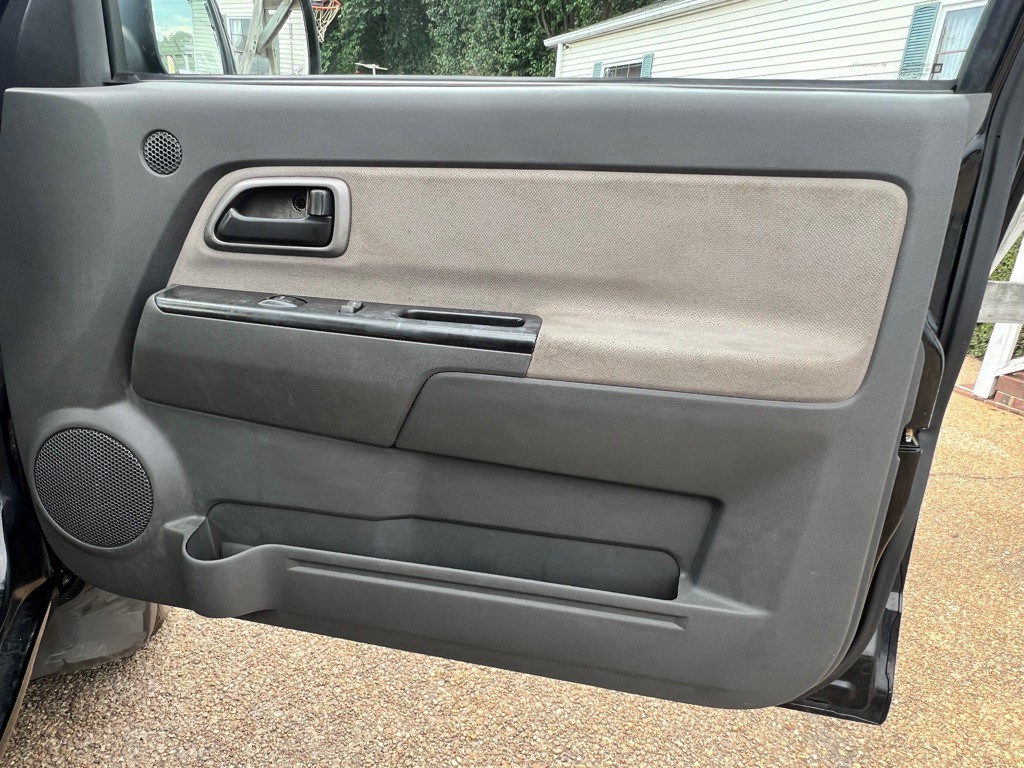 2005 Chevrolet Colorado Image 19