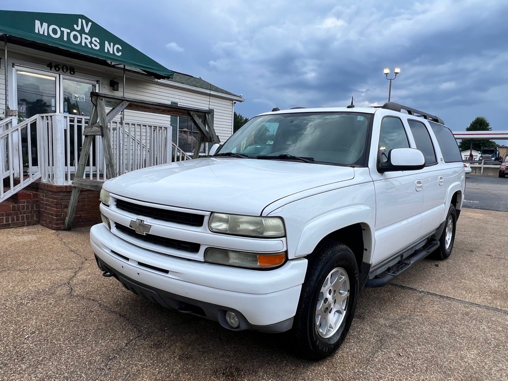 2004 Chevrolet Suburban Image 1