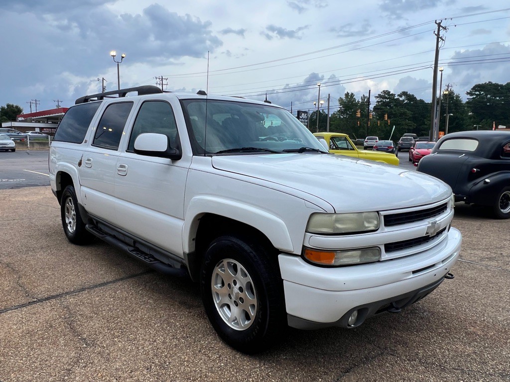 2004 Chevrolet Suburban Image 3