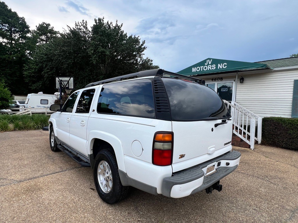 2004 Chevrolet Suburban Image 6