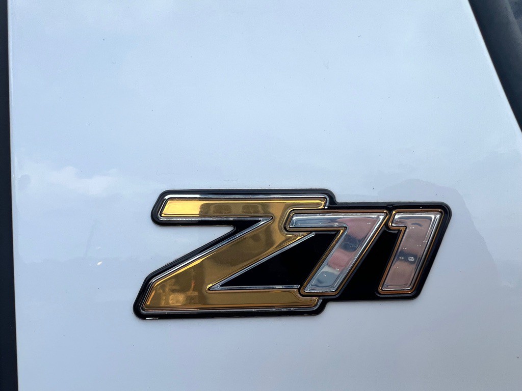 2004 Chevrolet Suburban Image 9