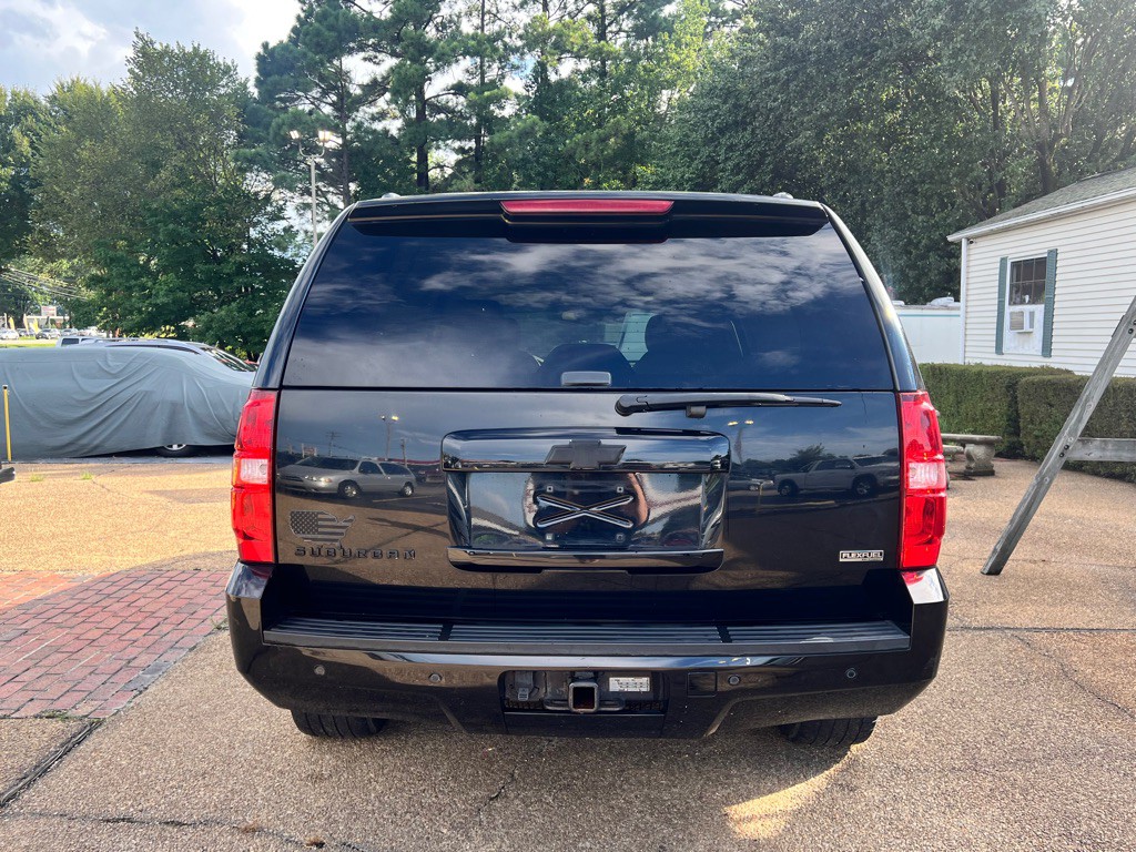 2012 Chevrolet Suburban Image 6