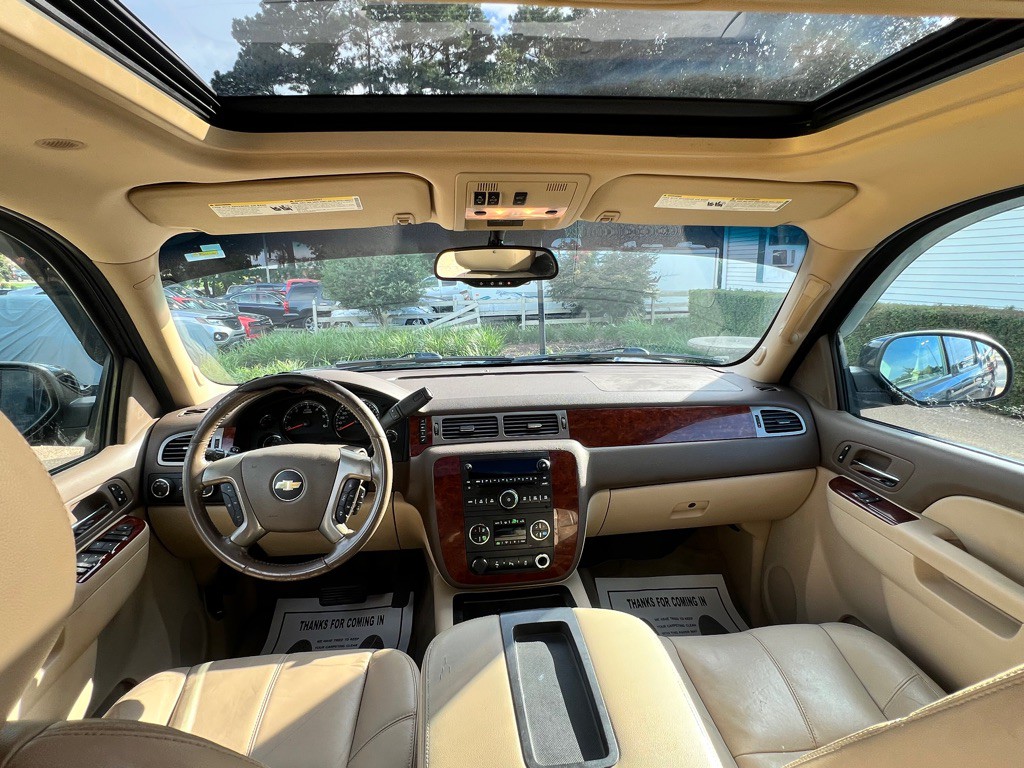 2012 Chevrolet Suburban Image 20