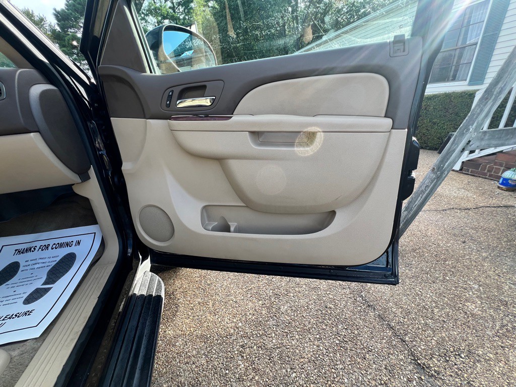 2012 Chevrolet Suburban Image 27