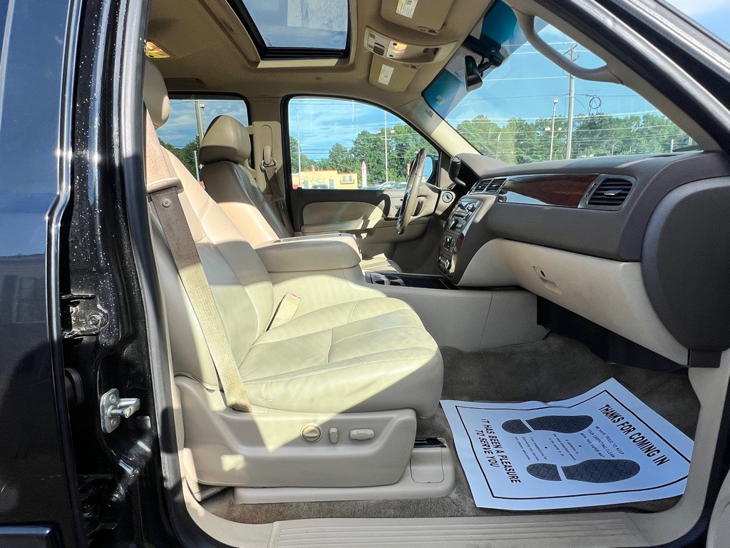2012 Chevrolet Suburban Image 28