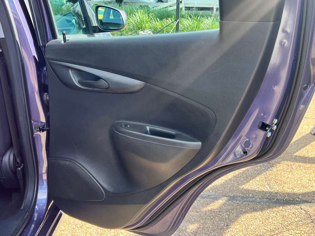 2016 Chevrolet Spark Image 24