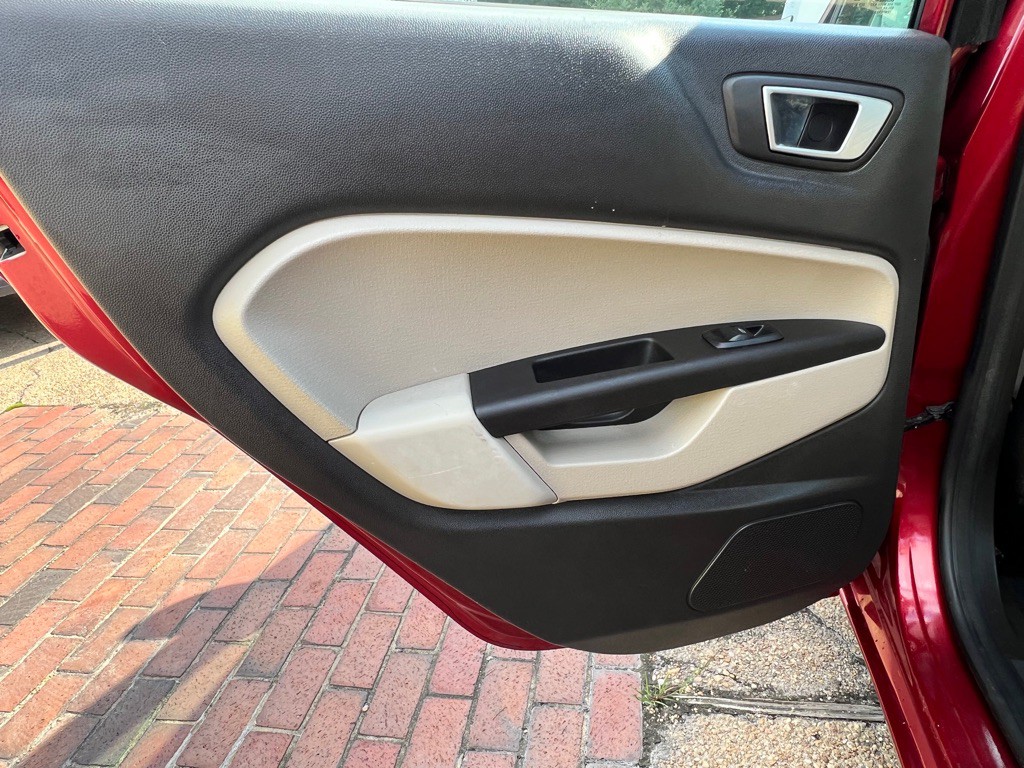 2014 Ford Fiesta Image 15