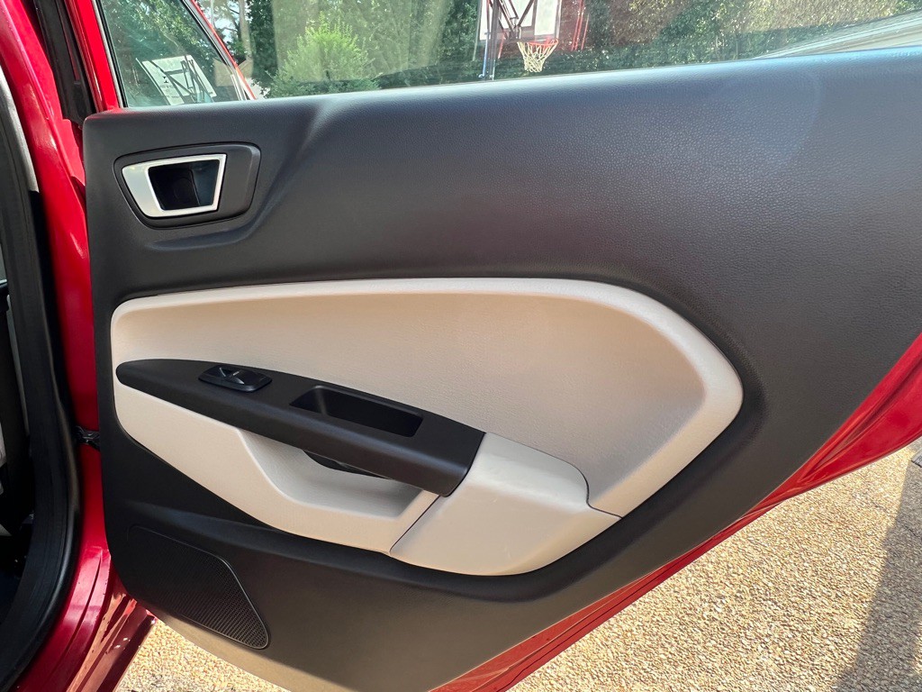 2014 Ford Fiesta Image 17