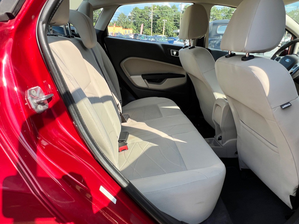 2014 Ford Fiesta Image 18