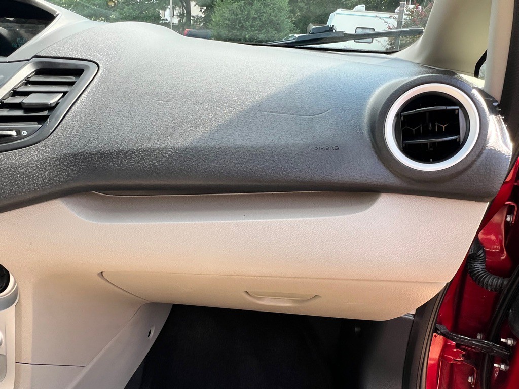 2014 Ford Fiesta Image 20