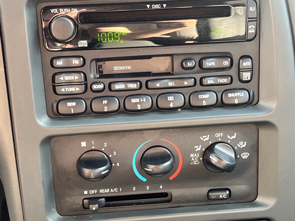 2002 Nissan Quest Image 14