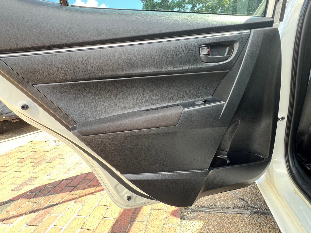 2014 Toyota Corolla Image 17