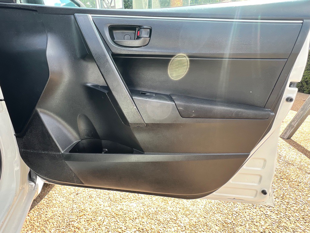 2014 Toyota Corolla Image 21